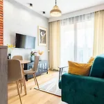아파트 Apartamentysnu, Wola Premium Ii Z Parkingiem 바르샤바